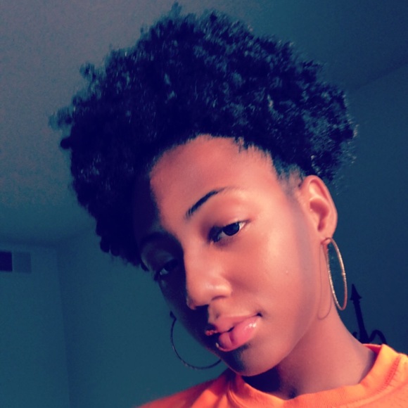 Meet your Posher, Madison - Picture 1 of 1